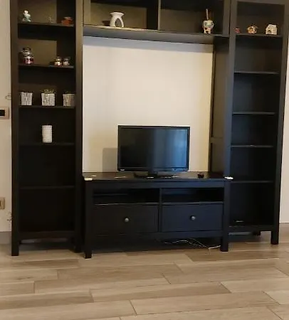 Garden Apartment *