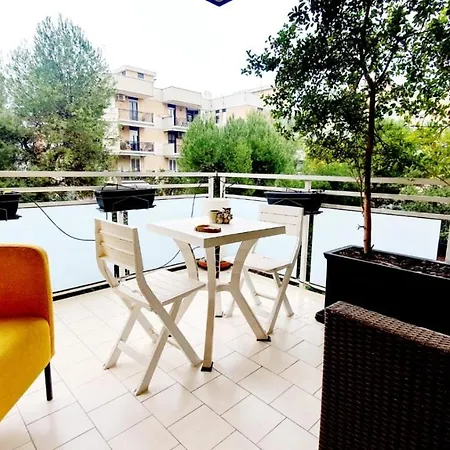 Apartment Garden *