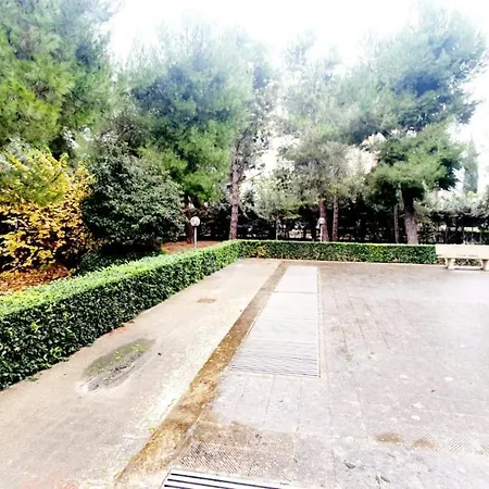 Garden Apartment *